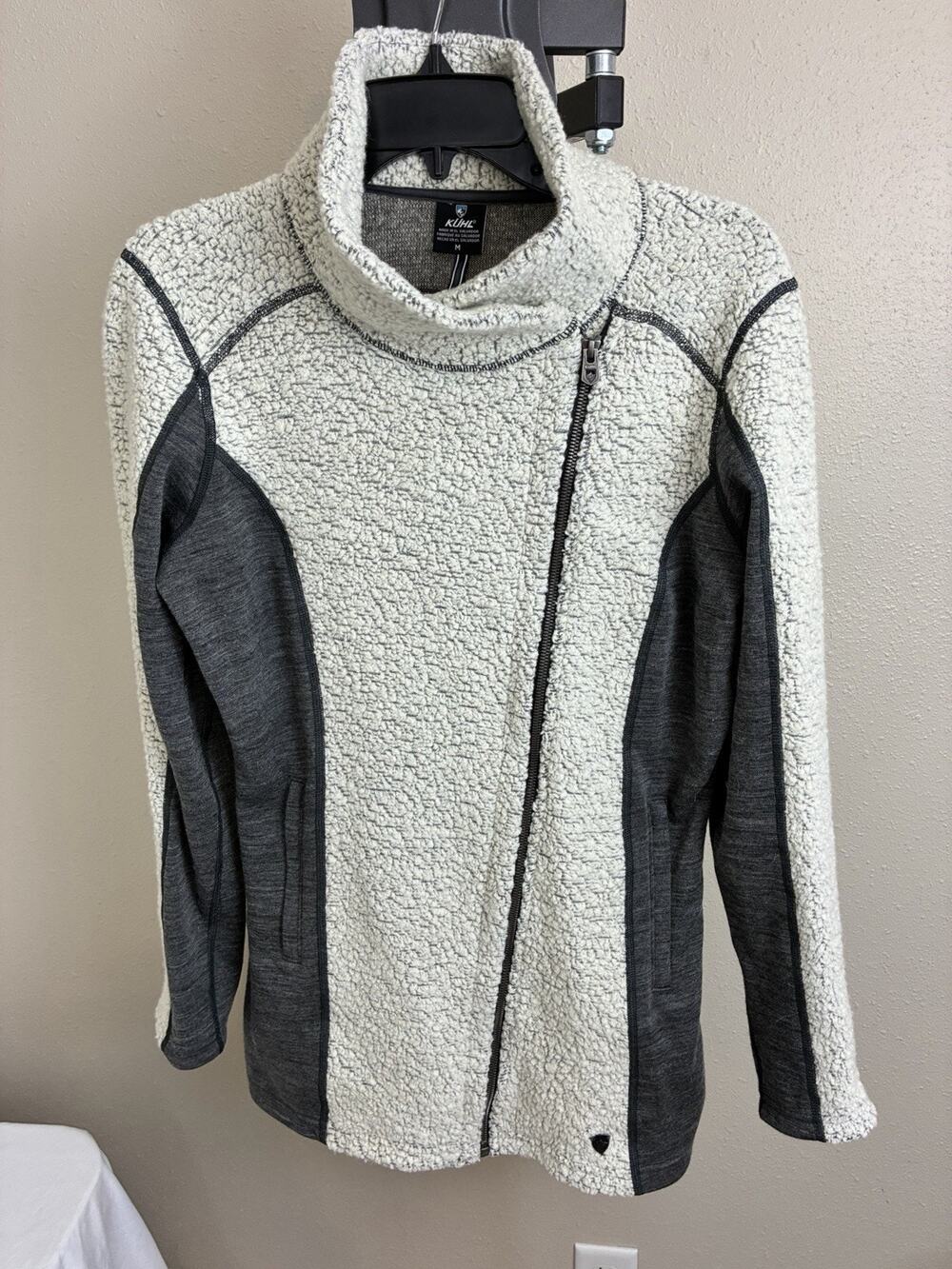 Women's Kuhl Kozet Gray/Cream Sherpa Zip Up Wool Blend Fleece Jacket Sz Medium
